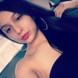 Meet your Posher, Raquel